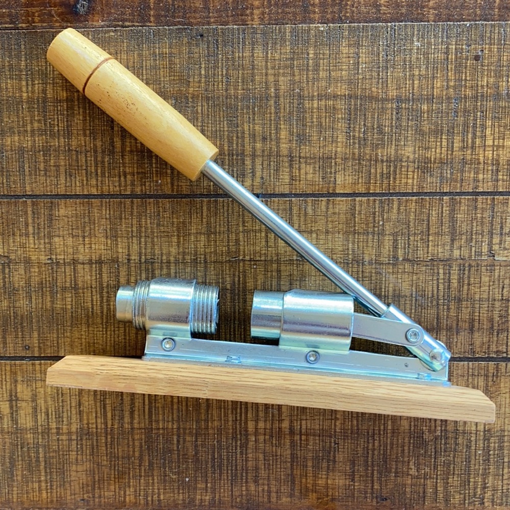 Nut Cracker, Quick & Easy use, Original Owner, EUC